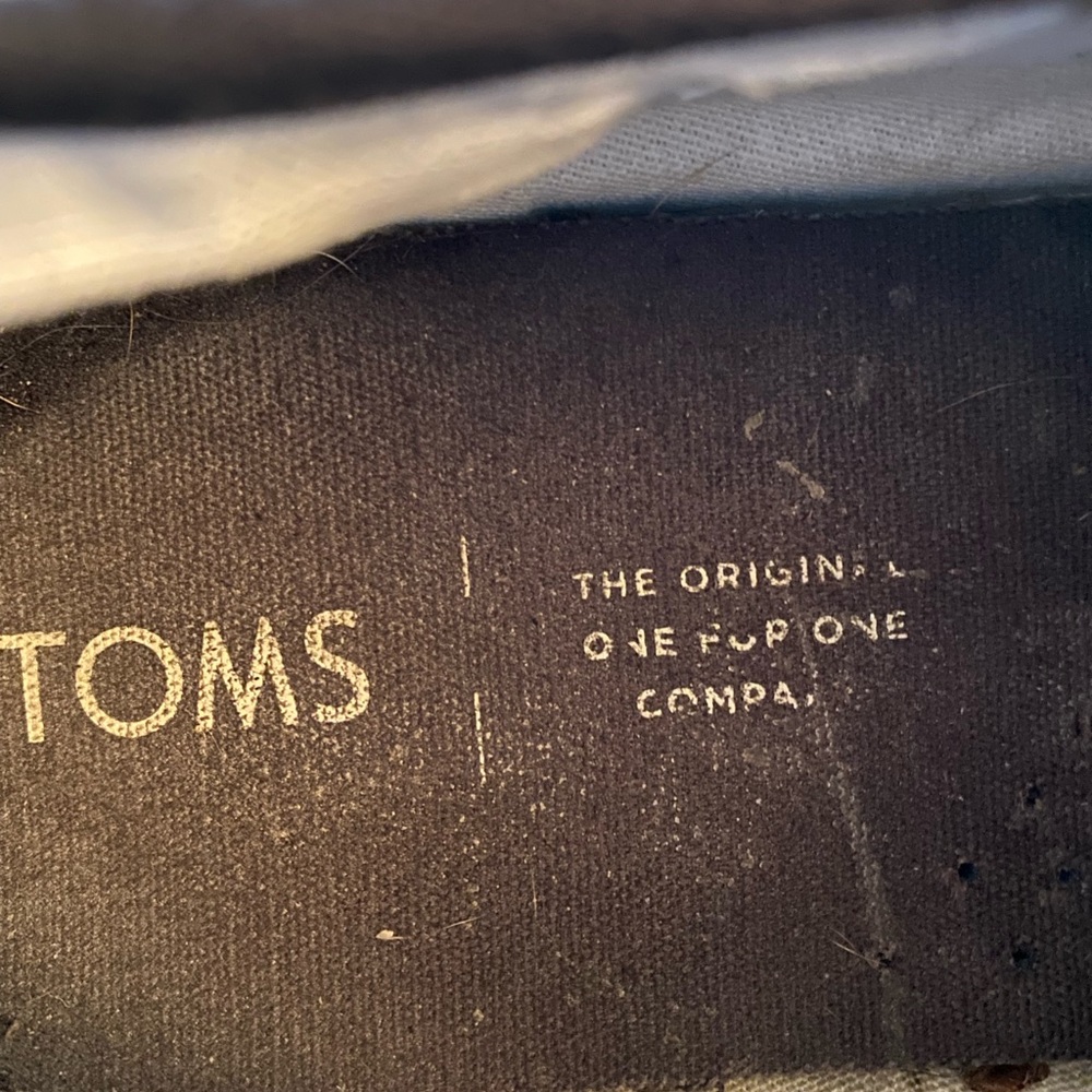 Toms slip ons